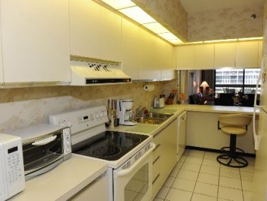 kitchen with breakfast bar